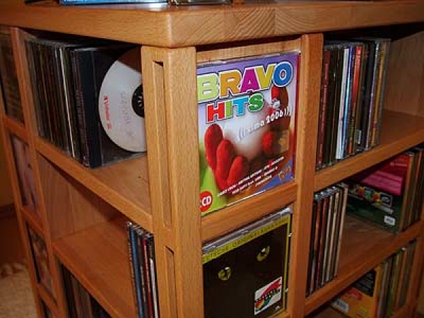 CD-DVD-Würfel in Buche Massivholz